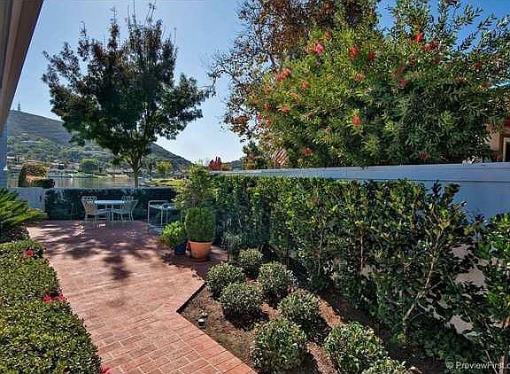 Serene & Private Courtyard