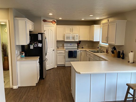 5th image of 10817 S Pine Grove Way