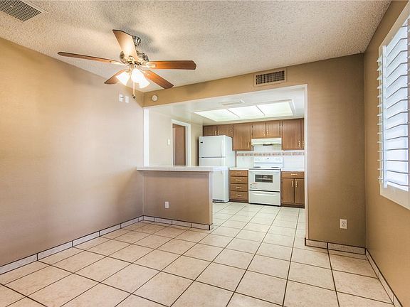 3rd image of 4526 W Altadena Ave