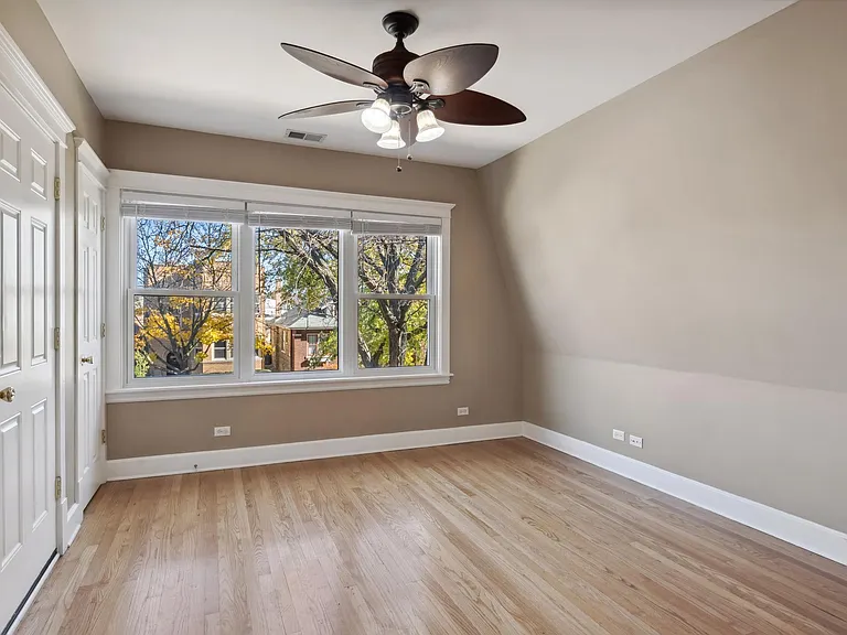 4140 N Austin Ave #2 — Photo 5