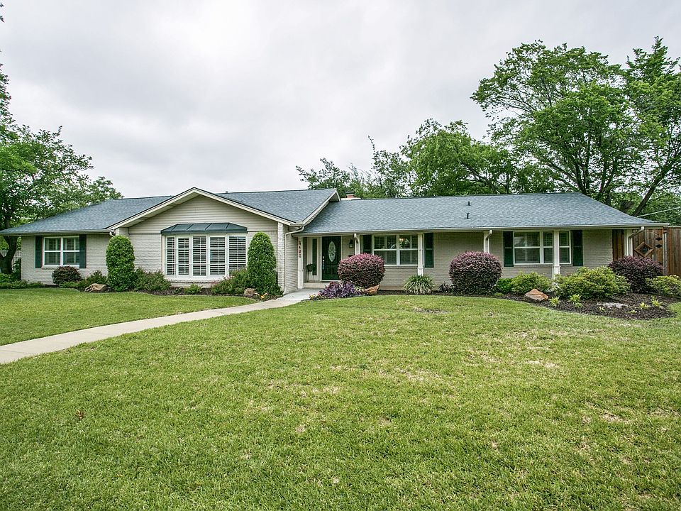 1st image of 3407 Dartmoor Dr