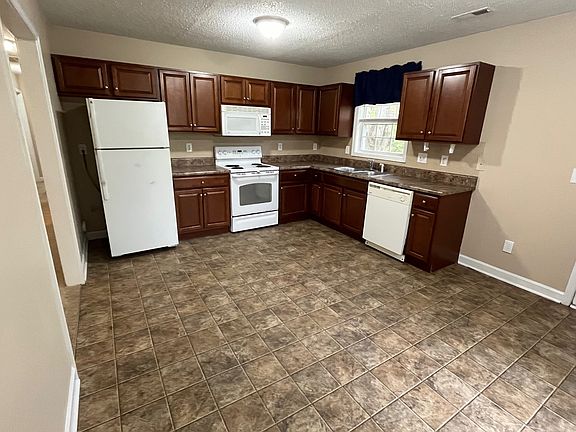 4th image of 1205 Willard St