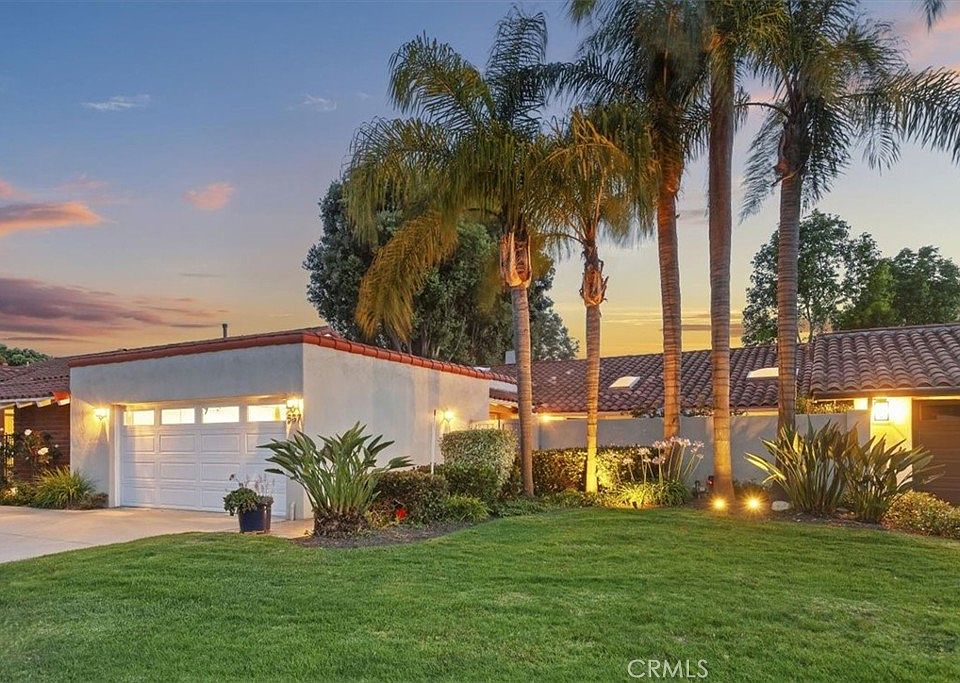 1st image of 537 Vista Grande