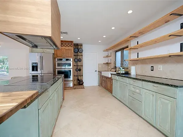 9881 SW 1st Ct, Plantation, FL 33324