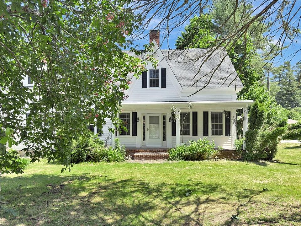 1st image of 33 Indian Pond Rd