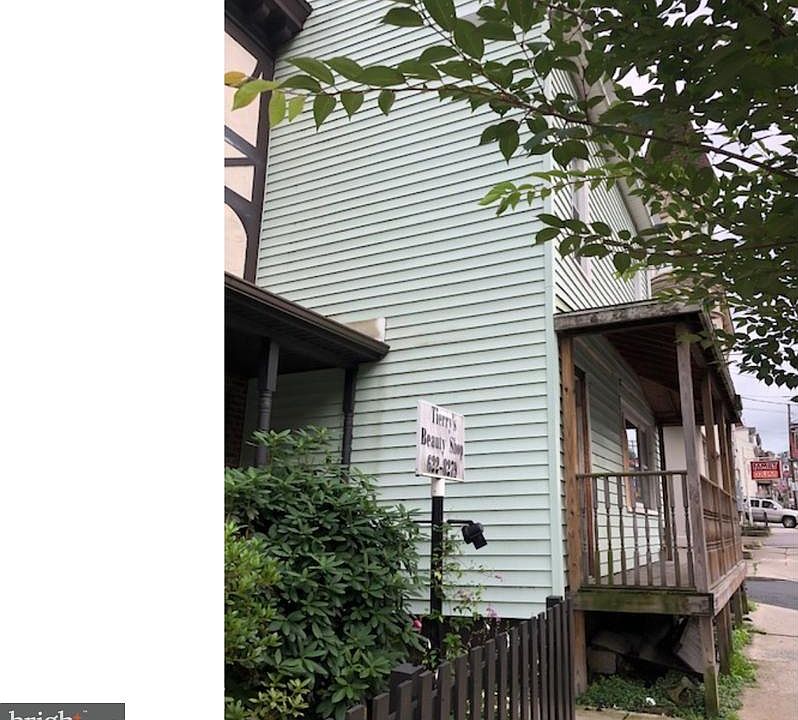 2nd image of 923 W Market St