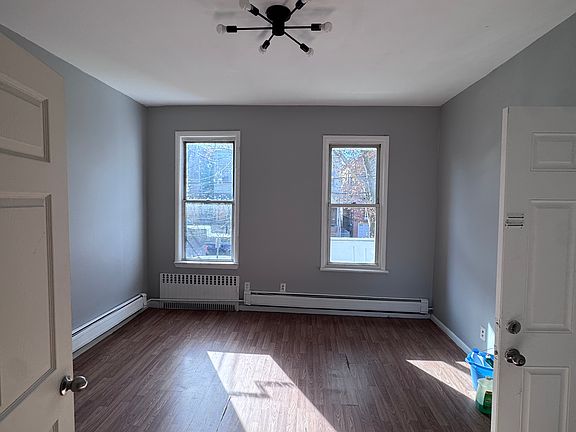 5th image of 54 Stevens Ave #1