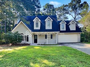 1055 Burning Bush Dr, Loganville, GA