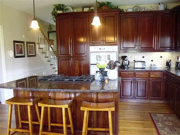 2nd image of 123 Iroquois Cir