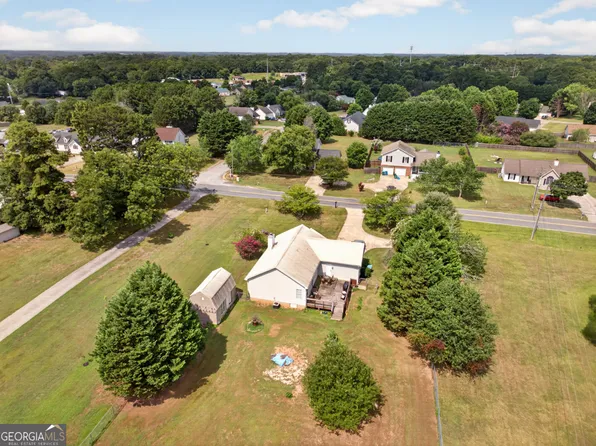 470 Hammond Rd, Statham, GA 30666