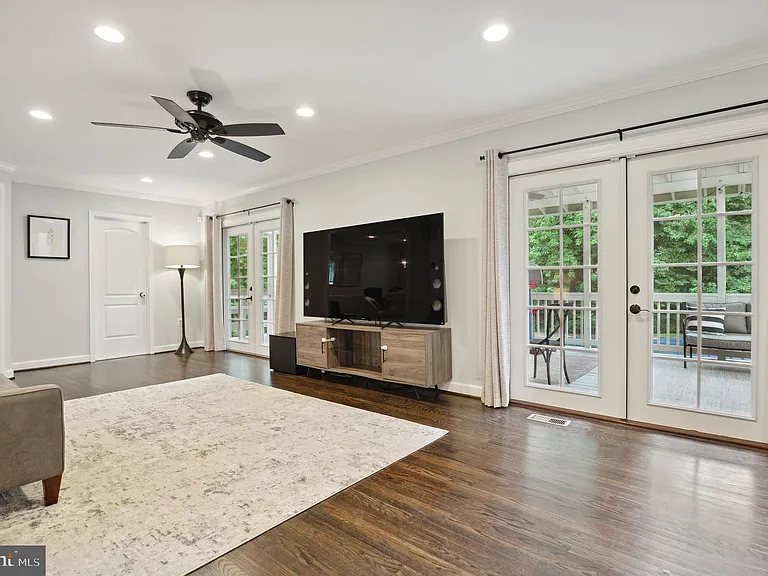 9911 Barnsbury Ct — Photo 4