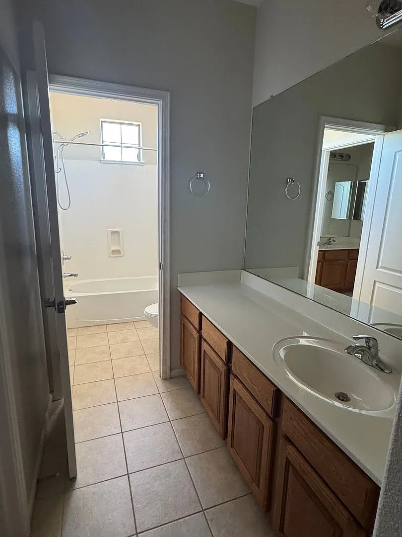 13518 W Cypress St — Photo 4