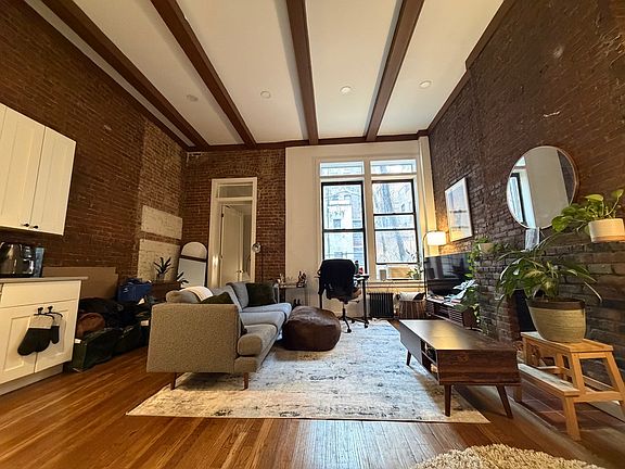 2nd image of 268 W 77th St APT 6