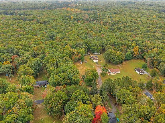 2nd image of 1712 Janvier Rd