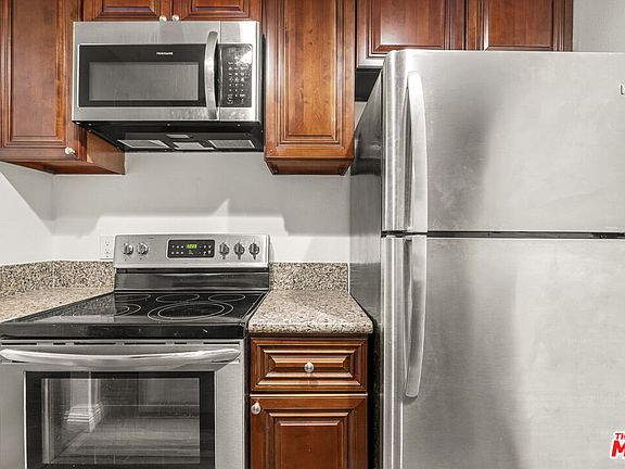 4th image of 525 S Ardmore Ave APT 107