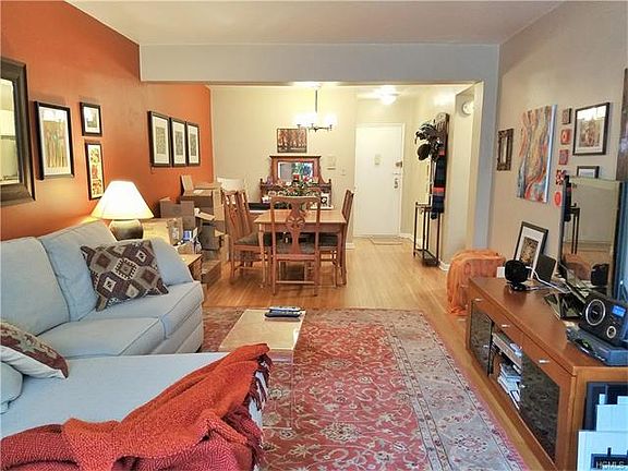 5th image of 3210 Arlington Ave APT 4B