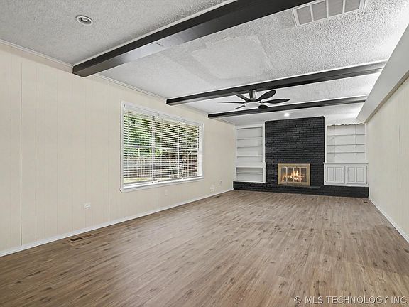 4th image of 1009 N Forest Pl