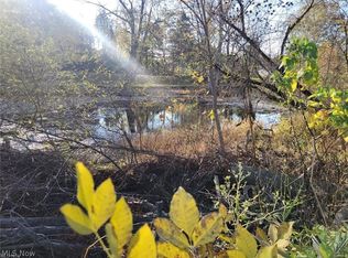 East Ave, Elyria, OH 44035