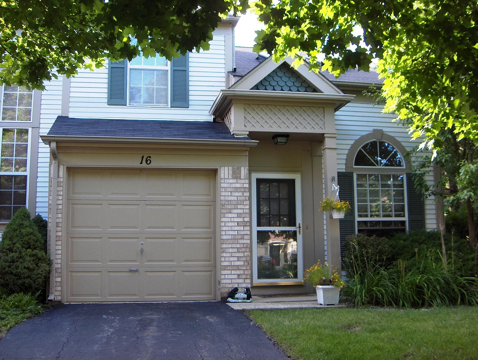 16 Carey Ln photo 1