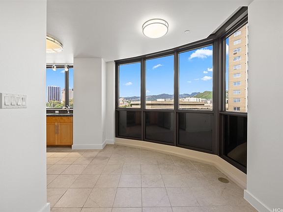 3rd image of 600 Queen St APT 601