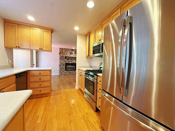 5th image of 8511 170th Ct NE