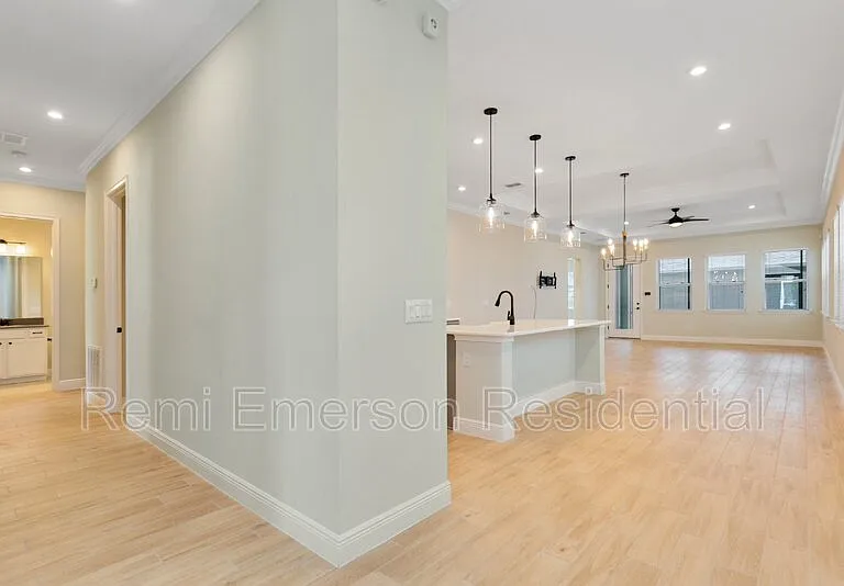 8828 Sperry St — Photo 8