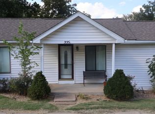 335 W Elm St, Winfield, MO 63389