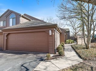 709 Woodbridge Ct #709, Barrington, IL 60010