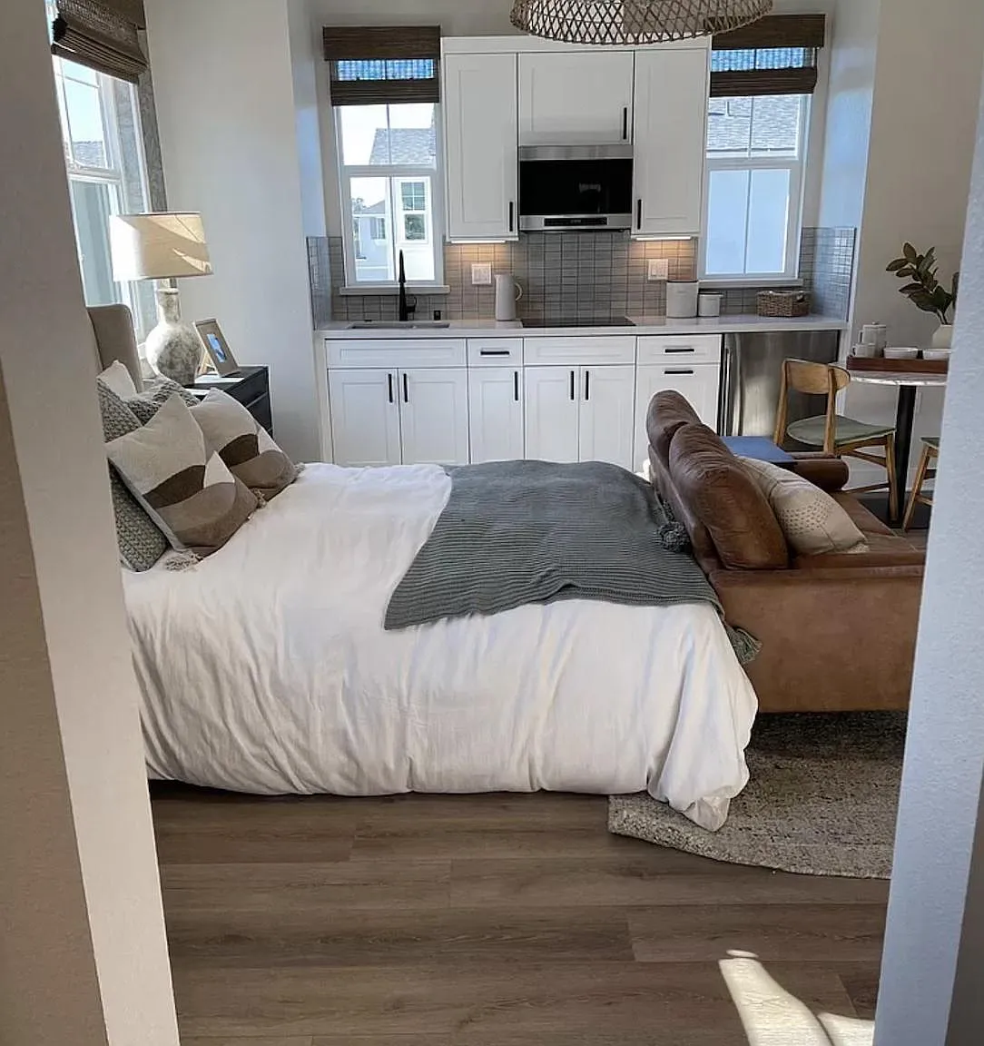 2650 Amora Cir — Photo 2