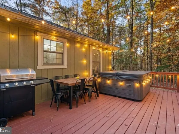 323 Palmer Rd, Basye, VA 22810