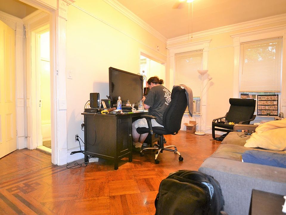 2nd image of 604 Halsey St APT 5