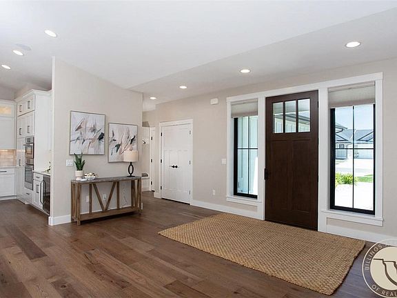 4th image of 310 Moonstone Ln