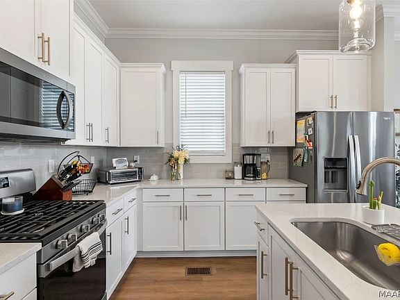 5th image of 194 Northlake St #1