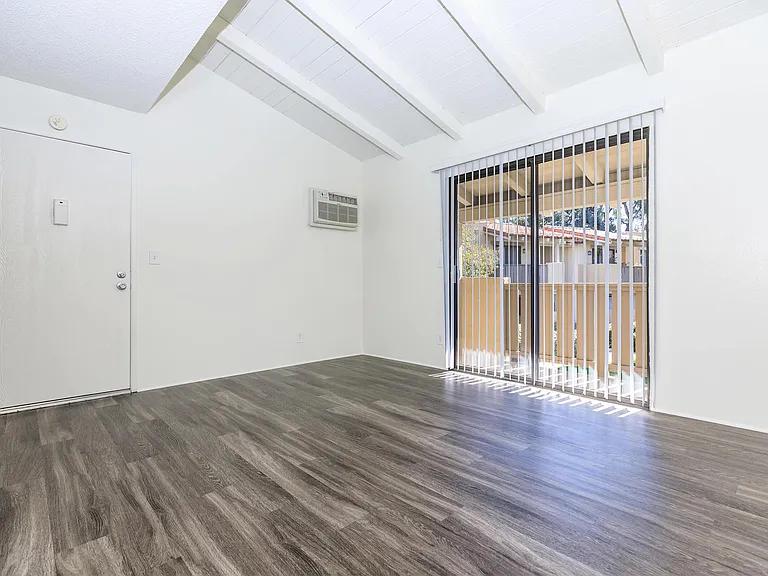 Maplewood Apartment Homes — Photo 10
