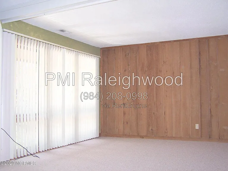 220 Foxkroft Dr — Photo 14