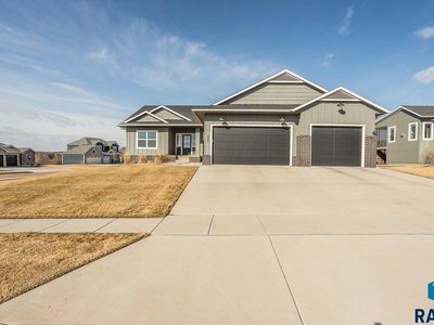 609 S Douglas Fir Ave, Sioux Falls, SD, 57110