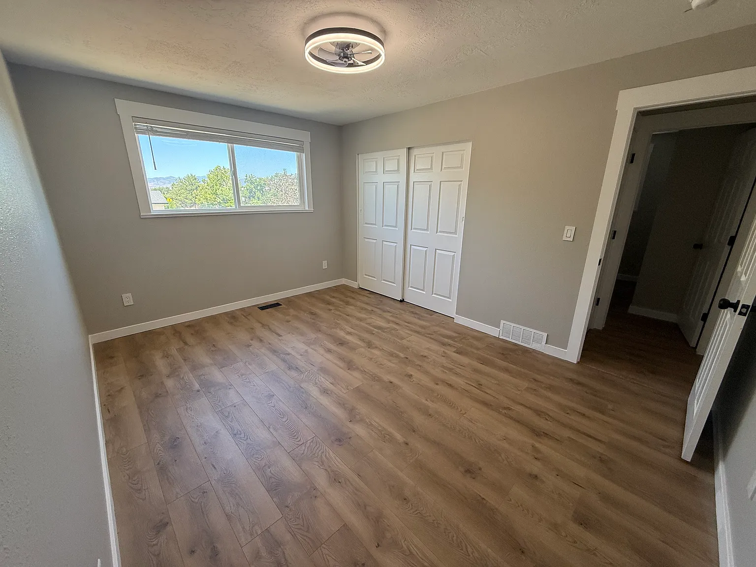 4 bed, 1800 sqft, $2,700 — Photo 3