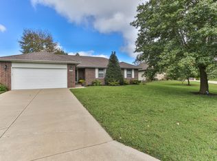 109 E Newcastle Ct, Nixa, MO 65714