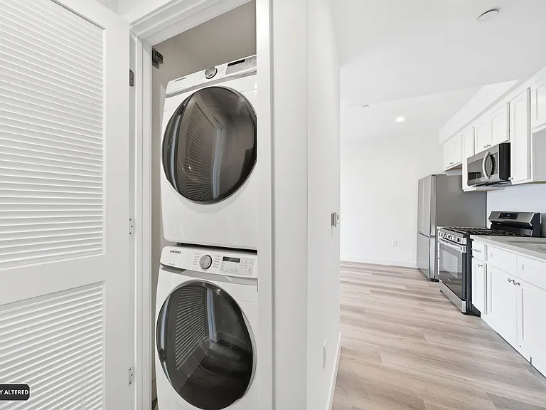 In-Unit Full Size Washer & Dryer