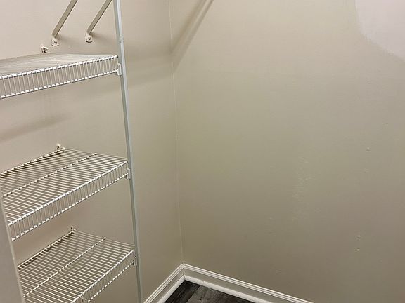 4th image of 1805 William St Unit 6-B