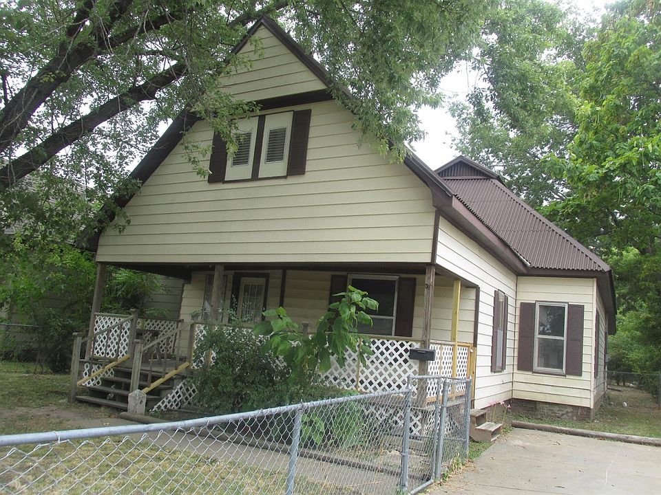 2nd image of 703 W 5th St