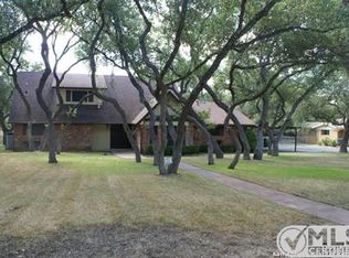 114 Tall Oak Dr, Hollywood Park, TX 78232