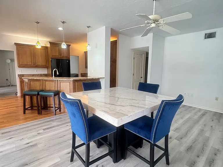 6077 Marella Dr — Photo 10