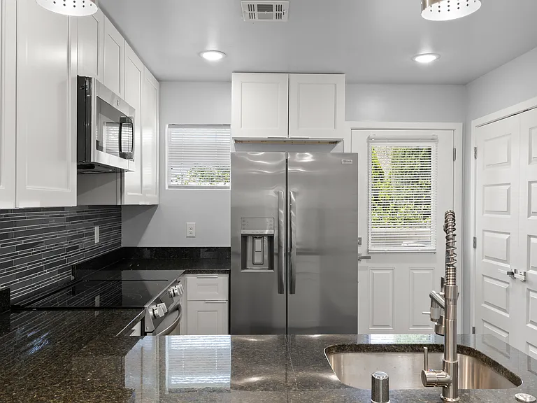 1380 Monte Vista Ave #C — Photo 3