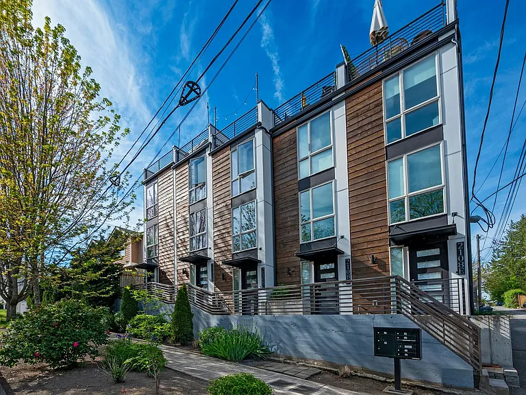 2108 E James St #A — Photo 3