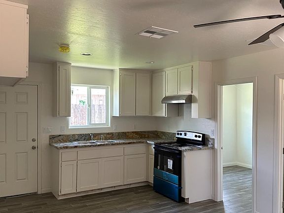 5th image of 3709 Jewett Ave