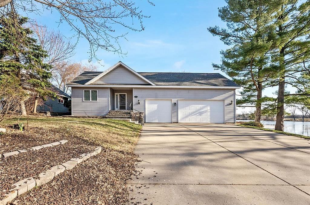 533 East 1st St, New Richmond, WI 54017 Zillow