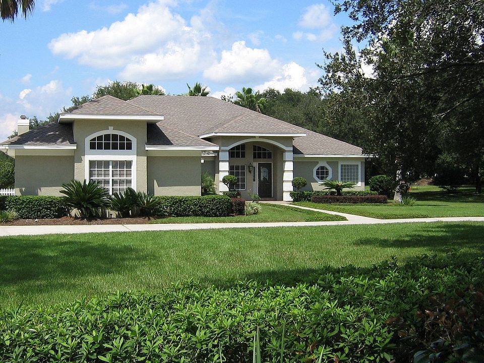Main House w/3 Car Garage