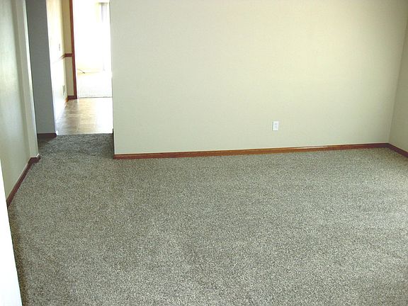 2nd image of 801 Linda Dr