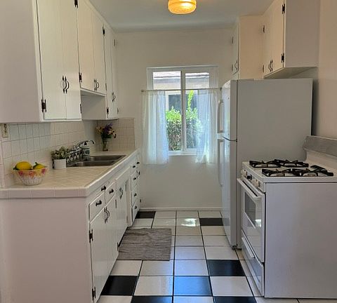 4th image of 12538 Venice Blvd APT 1